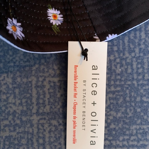 Alice + Olivia reversible bucket hat - Picture 2 of 4